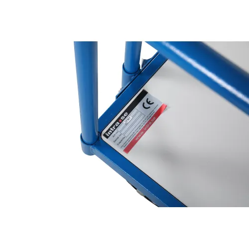 Robusten in močan transportni voziček s štirimi cevnimi okvirji